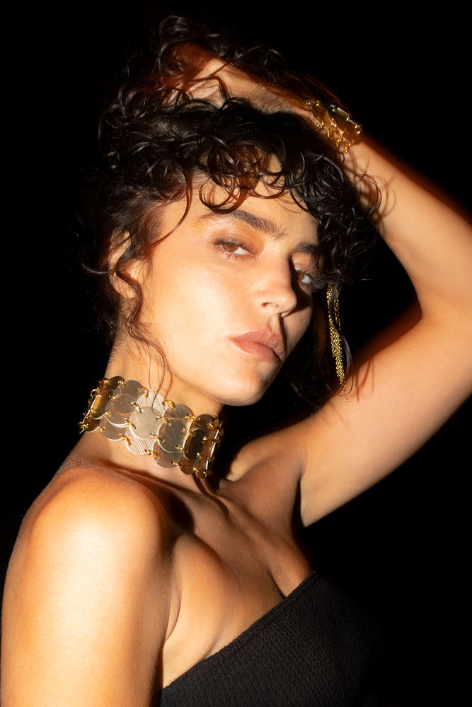 Ibiza-made gold choker, non-tarnish, vegan, crafted from recycled metal disc pieces